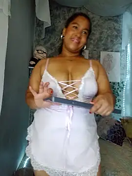 Snapshot of medusafox_ chatting on May 4, 2026, 5:00 am medusafox online show from May 4, 2026, 5:00 am