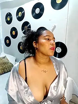 medusafox  online show from March 9, 2026, 4:27 am