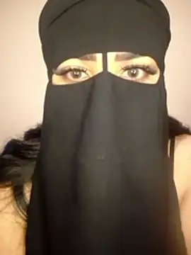 Snapshot of madleen_Mm chatting on May 12, 2026, 11:49 am madleen Mm online show from May 12, 2026, 11:49 am