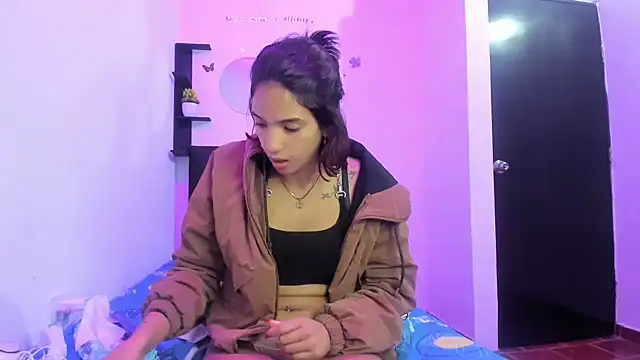 Snapshot of sapphire_brown20 chatting on May 27, 2026, 1:04 am sapphire brown20 online show from May 27, 2026, 1:04 am