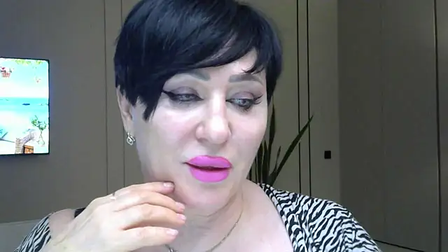 Snapshot of Kleotempt chatting on May 7, 2026, 6:33 pm Kleotempt online show from May 7, 2026, 6:33 pm