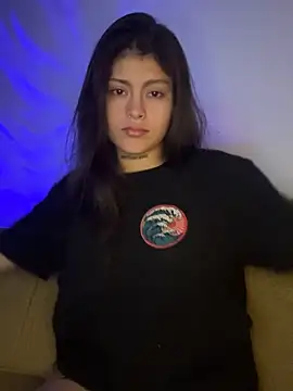 Snapshot of zavageangel chatting on March 9, 2026, 9:35 am zavageangel online show from March 9, 2026, 9:35 am