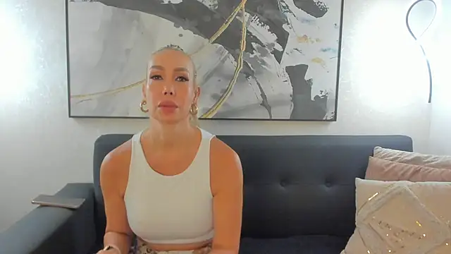 SophiMarin online show from March 19, 2026, 11:21 am