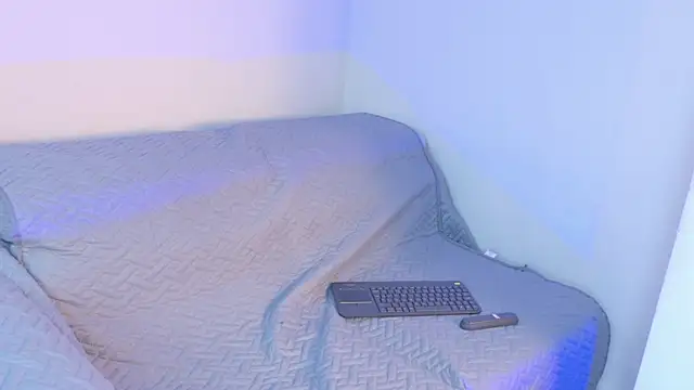 Laila-Miller online show from April 18, 2026, 4:15 am