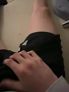 elpocoloco42 online show from March 19, 2026, 8:09 pm