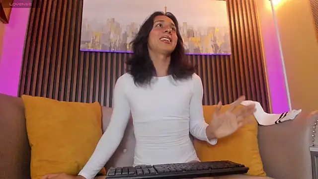 Elisasue online show from June 8, 2026, 3:18 am
