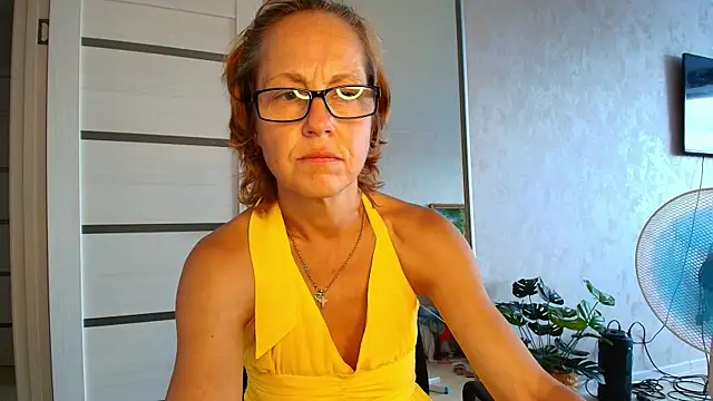 LioraWeiss online show from July 12, 2026, 9:54 am