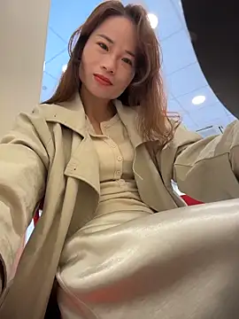 Snapshot of Mia-lp chatting on April 8, 2026, 2:46 am Mia-lp online show from April 8, 2026, 2:46 am