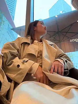 Snapshot of Mia-lp chatting on April 12, 2026, 1:31 am Mia-lp online show from April 12, 2026, 1:31 am