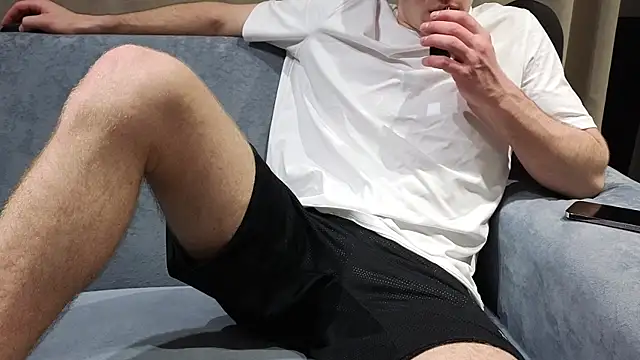 chantatummm online show from March 30, 2026, 7:59 pm