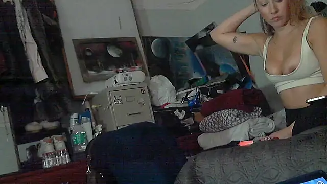 Snapshot of mia6urp chatting on April 14, 2026, 8:08 am mia6urp online show from April 14, 2026, 8:08 am