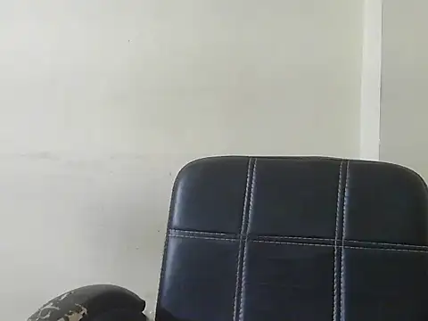 Snapshot of cute_yashi chatting on March 17, 2026, 3:37 pm cute yashi online show from March 17, 2026, 3:37 pm