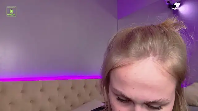 stacy moorex online show from July 28, 2026, 3:36 am