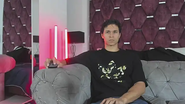 Snapshot of TonyBenedetti chatting on July 29, 2026, 8:19 pm TonyBenedetti online show from July 29, 2026, 8:19 pm