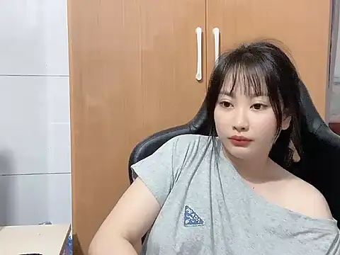 Snapshot of Sunny2868 chatting on March 6, 2026, 2:39 am Sunny2868 online show from March 6, 2026, 2:39 am