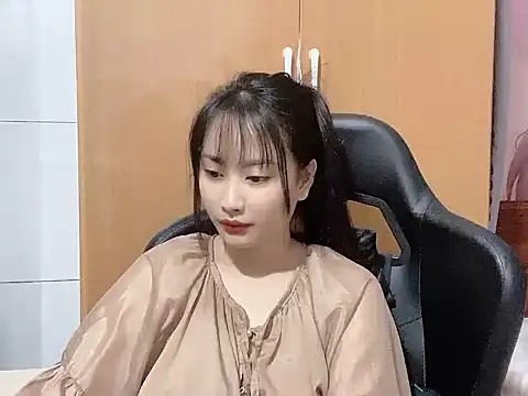 Snapshot of Sunny2868 chatting on April 17, 2026, 2:47 am Sunny2868 online show from April 17, 2026, 2:47 am