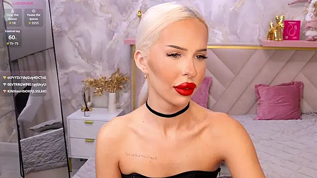 Snapshot of EvaXElfi chatting on April 6, 2026, 4:46 am EvaXElfi online show from April 6, 2026, 4:46 am