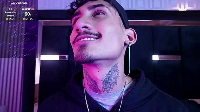 Snapshot of Dark_Eros_ chatting on April 16, 2026, 3:40 am Dark Eros online show from April 16, 2026, 3:40 am