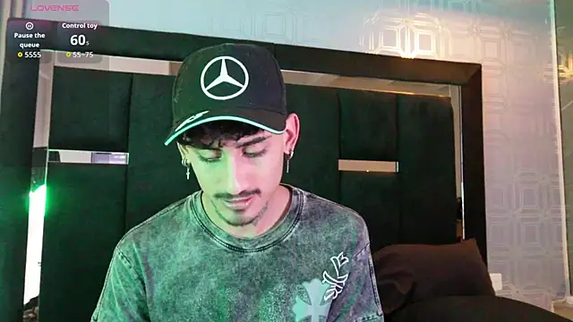 Snapshot of Dark_Eros_ chatting on April 2, 2026, 3:57 am Dark Eros online show from April 2, 2026, 3:57 am