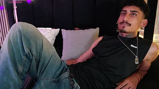 Snapshot of Dark_Eros_ chatting on March 3, 2026, 7:32 pm Dark Eros online show from March 3, 2026, 7:32 pm