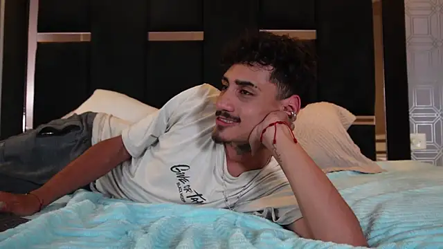 Snapshot of Dark_Eros_ chatting on March 9, 2026, 8:01 pm Dark Eros online show from March 9, 2026, 8:01 pm