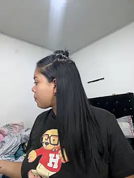 Snapshot of lunamont chatting on March 4, 2026, 12:07 am lunamont online show from March 4, 2026, 12:07 am