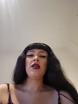 Mommynatrix online show from April 28, 2026, 5:28 pm