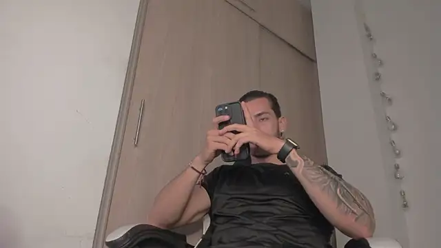 Axel  Blaze online show from March 27, 2026, 12:17 pm