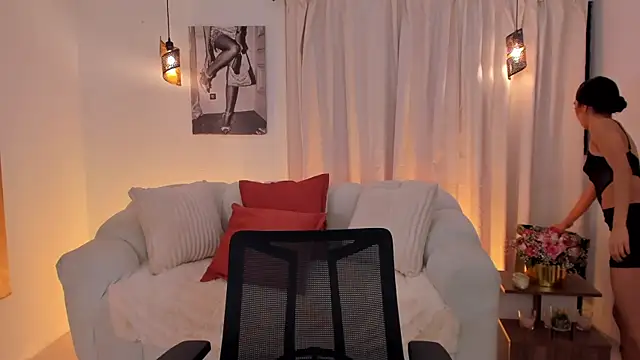 IsabellaLux  online show from April 12, 2026, 3:26 pm