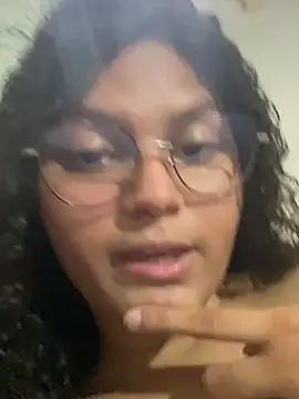 Snapshot of prettydall chatting on February 25, 2026, 5:13 pm prettydall online show from February 25, 2026, 5:13 pm