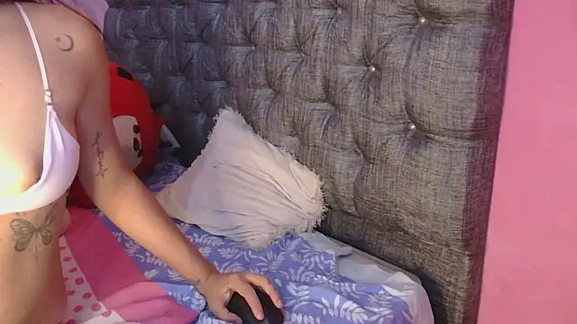 Snapshot of mia_luna88 chatting on February 27, 2026, 5:24 pm mia luna88 online show from February 27, 2026, 5:24 pm