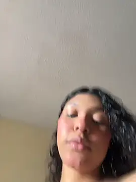 Sophiemoo  online show from July 26, 2026, 3:19 pm