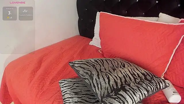 Snapshot of Chloe_rose_1 chatting on February 25, 2026, 12:22 am Chloe rose 1 online show from February 25, 2026, 12:22 am