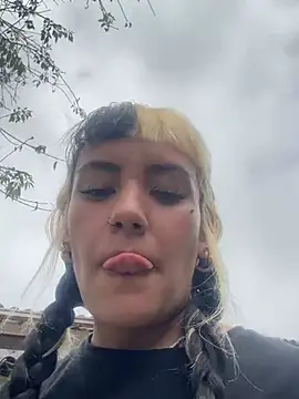 Sara 92 online show from June 28, 2026, 6:14 pm