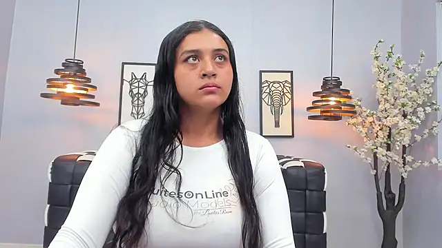 Lunaa Abril online show from February 26, 2026, 12:16 pm