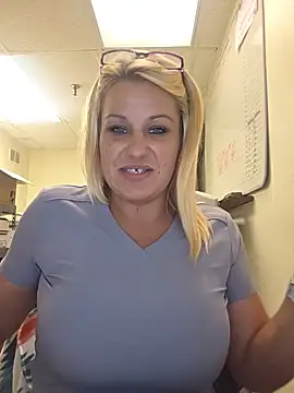 LadyB07 online show from July 15, 2026, 8:16 pm