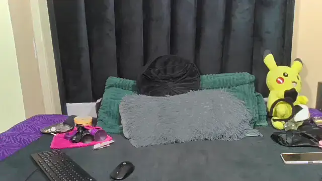 trixiey8 online show from March 30, 2026, 4:52 pm