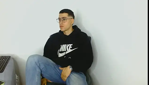 Snapshot of oliver___saint chatting on March 12, 2026, 11:09 pm oliver saint online show from March 12, 2026, 11:09 pm