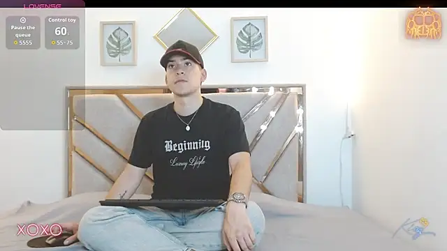 Snapshot of oliver___saint chatting on March 28, 2026, 11:17 pm oliver saint online show from March 28, 2026, 11:17 pm