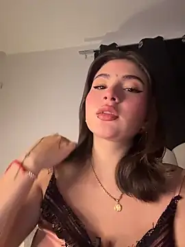 SamanthaValmont online show from April 23, 2026, 12:50 am
