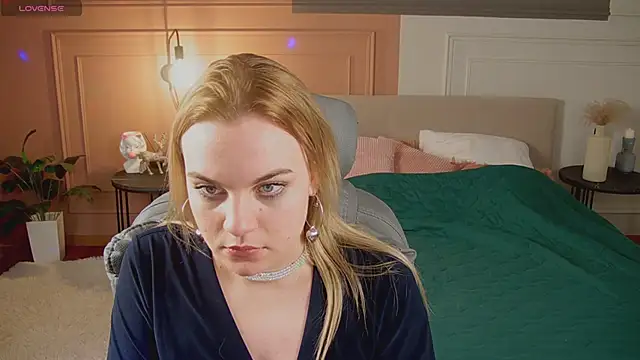 Glow Margo online show from March 27, 2026, 1:03 am