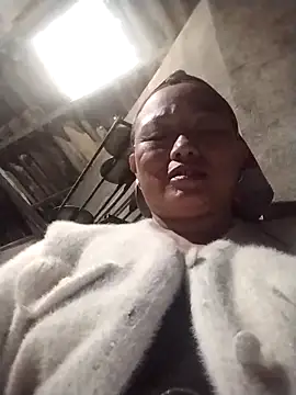 Snapshot of Lucie_Fuzk chatting on February 25, 2026, 10:15 am Lucie Fuzk online show from February 25, 2026, 10:15 am