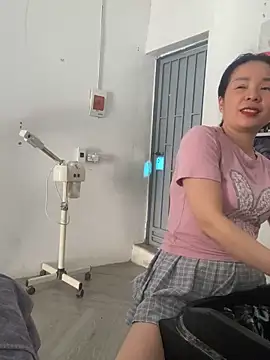 Snapshot of Ivy_Trix2 chatting on April 14, 2026, 7:57 am Ivy Trix2 online show from April 14, 2026, 7:57 am