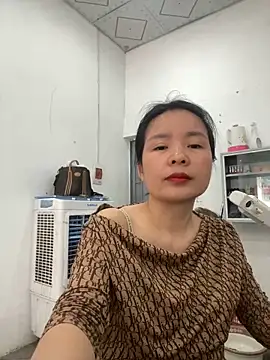 Snapshot of Ivy_Trix2 chatting on March 15, 2026, 5:25 am Ivy Trix2 online show from March 15, 2026, 5:25 am