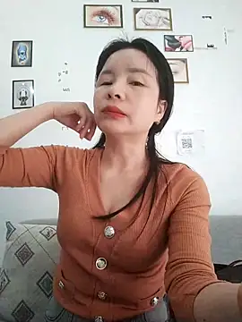 Snapshot of Ivy_Trix2 chatting on March 19, 2026, 2:44 am Ivy Trix2 online show from March 19, 2026, 2:44 am