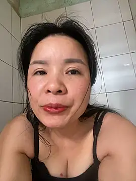 Snapshot of Ivy_Trix2 chatting on March 7, 2026, 3:02 am Ivy Trix2 online show from March 7, 2026, 3:02 am