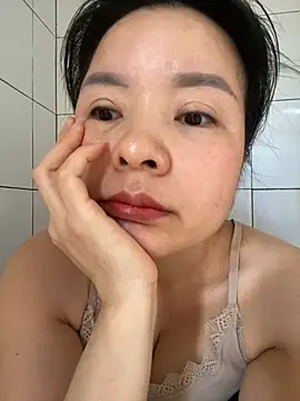 Ivy Trix2 online show from June 1, 2026, 1:17 am