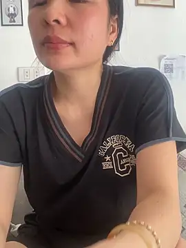 Snapshot of Ivy_Trix2 chatting on April 8, 2026, 3:41 am Ivy Trix2 online show from April 8, 2026, 3:41 am