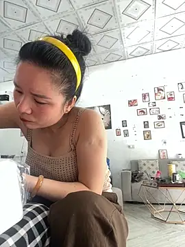 Snapshot of Ivy_Trix2 chatting on March 27, 2026, 3:59 am Ivy Trix2 online show from March 27, 2026, 3:59 am