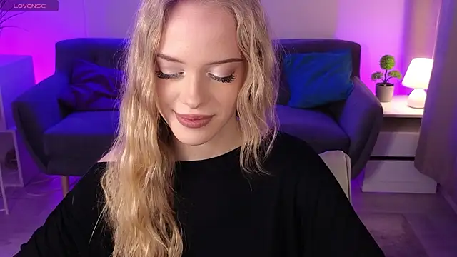 Snapshot of Dear_Tessa chatting on March 8, 2026, 2:09 pm Dear Tessa online show from March 8, 2026, 2:09 pm